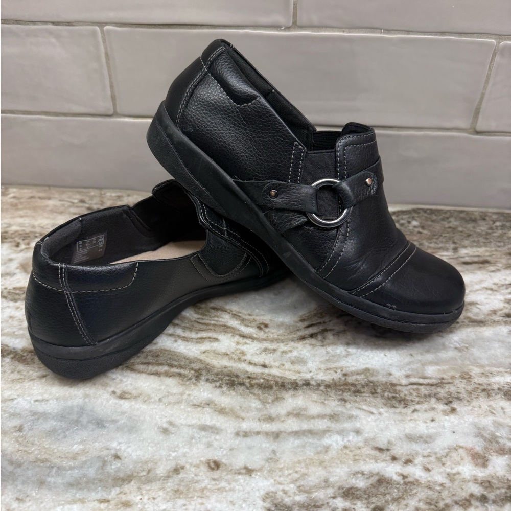 Clarks Loafer Womens 6.5 Black Leather Cheyn Fame Slip On Casual Pump Comfort